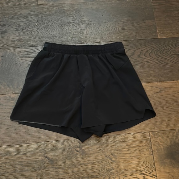 Men’s Lululemon 4inch surge shorts - Picture 1 of 4